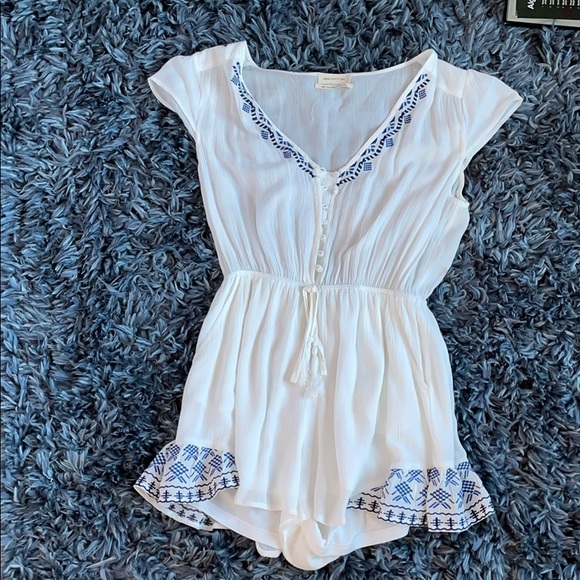 Uo boho embroidered romper - Picture 2 of 9